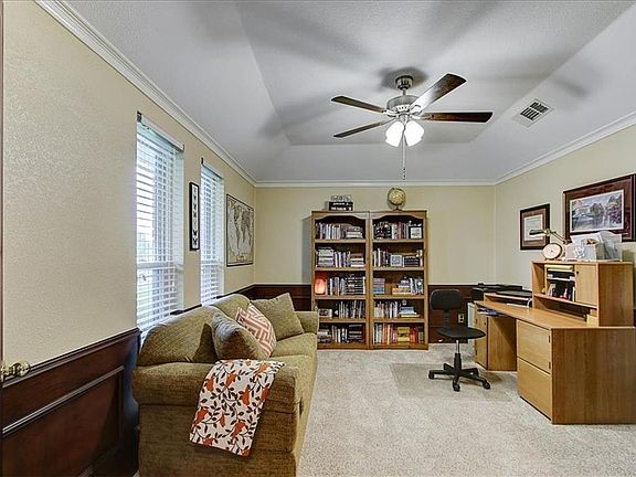 4th image of 3104 Bellflower Ln