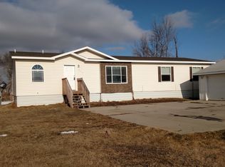516 Rosie Ln N, Mandan, ND 58554