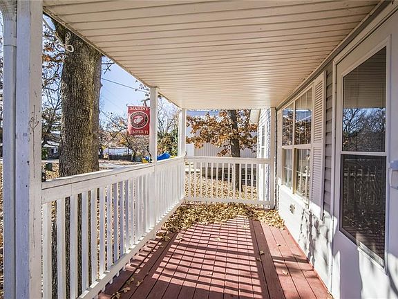 2nd image of 708 Whillock St