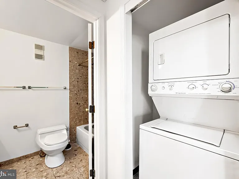 250 President St #603 — Photo 7