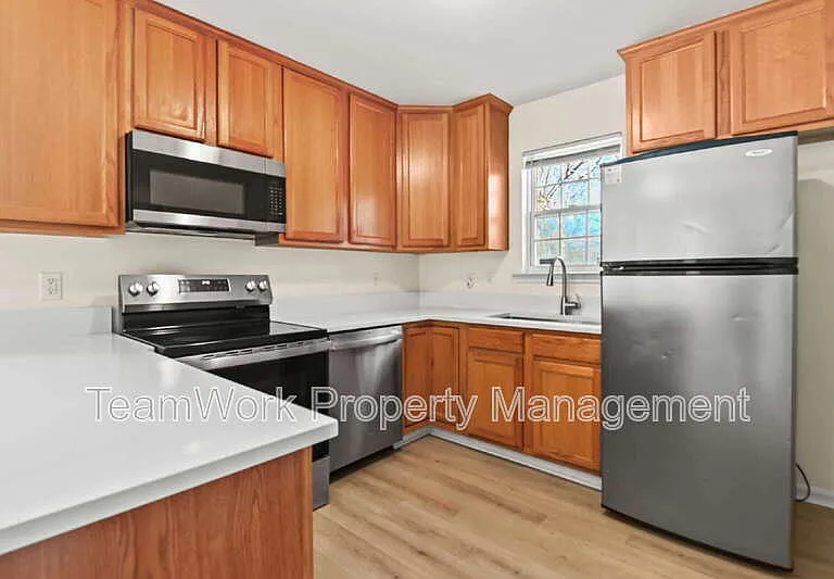 131 Boone St — Photo 10