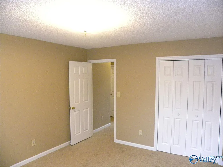 102 Pam Cir — Photo 13