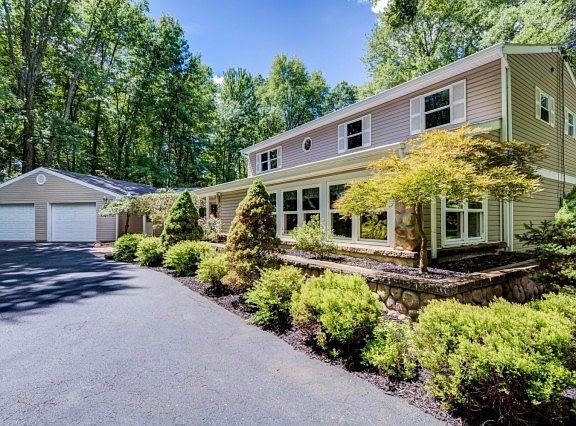 3rd image of 6507 Woody Ln