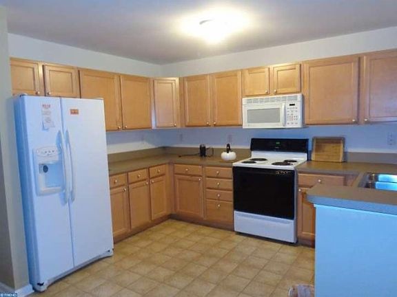 4th image of 1860 Congressional Village Dr Unit 6103