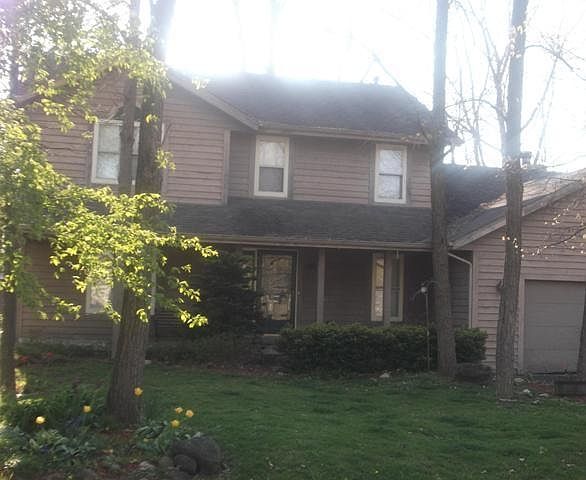 1st image of 689 N School St