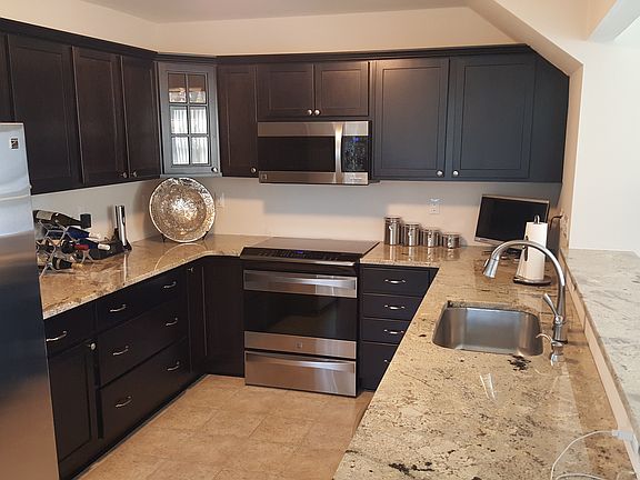 4th image of 230 Labadie St #66