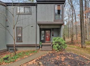 9427 Groundhog Dr, North Chesterfield, VA 23235