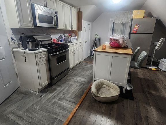 4th image of 10713 Waltham St #3