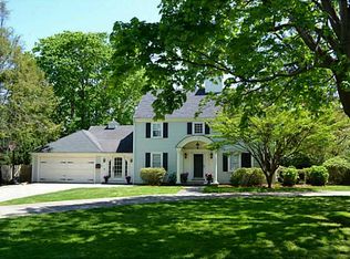 16 Mathewson Ln, Barrington, RI 02806