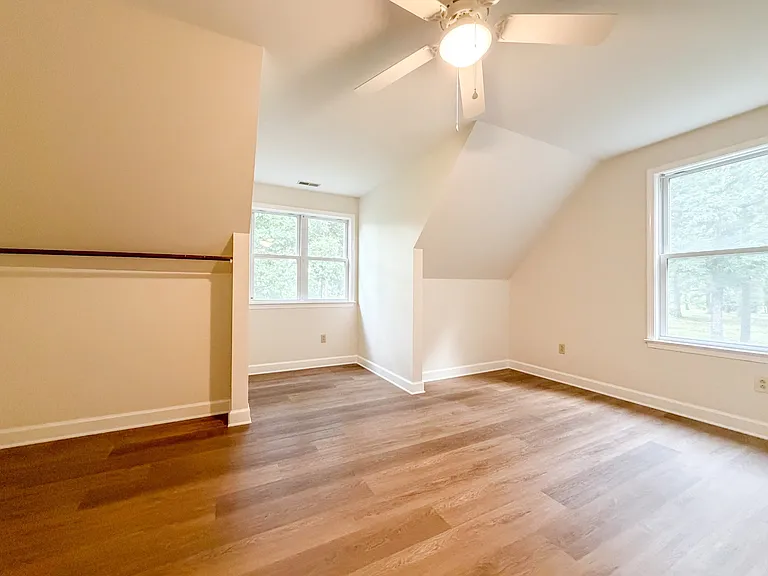 1077 Claylick Rd — Photo 11