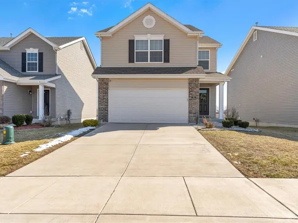 302 Charlestowne Place Dr, Saint Charles, MO 63301