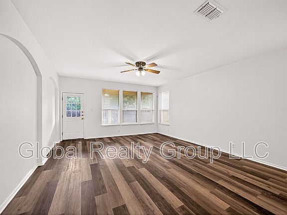 5th image of 229 Spice Oak Ln