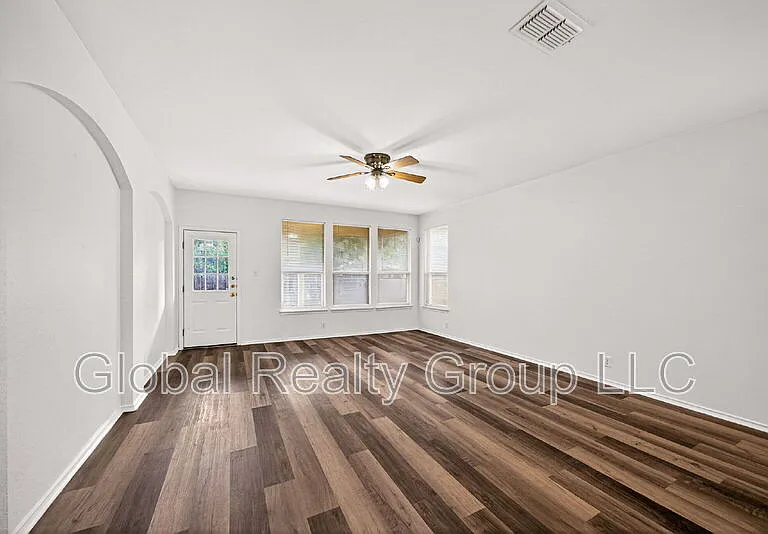 229 Spice Oak Ln — Photo 5