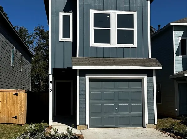 915 Pertuso Ln, Huffman, TX 77336