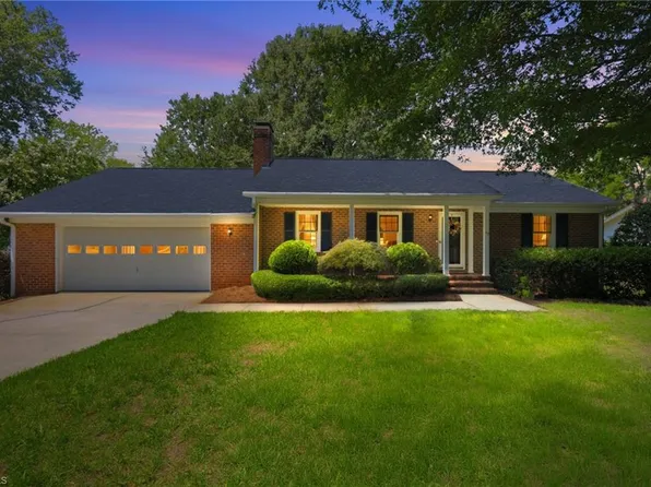 113 N 6th St, Mebane, NC 27302