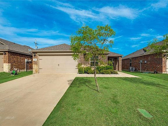 3rd image of 1066 Churchill Dr