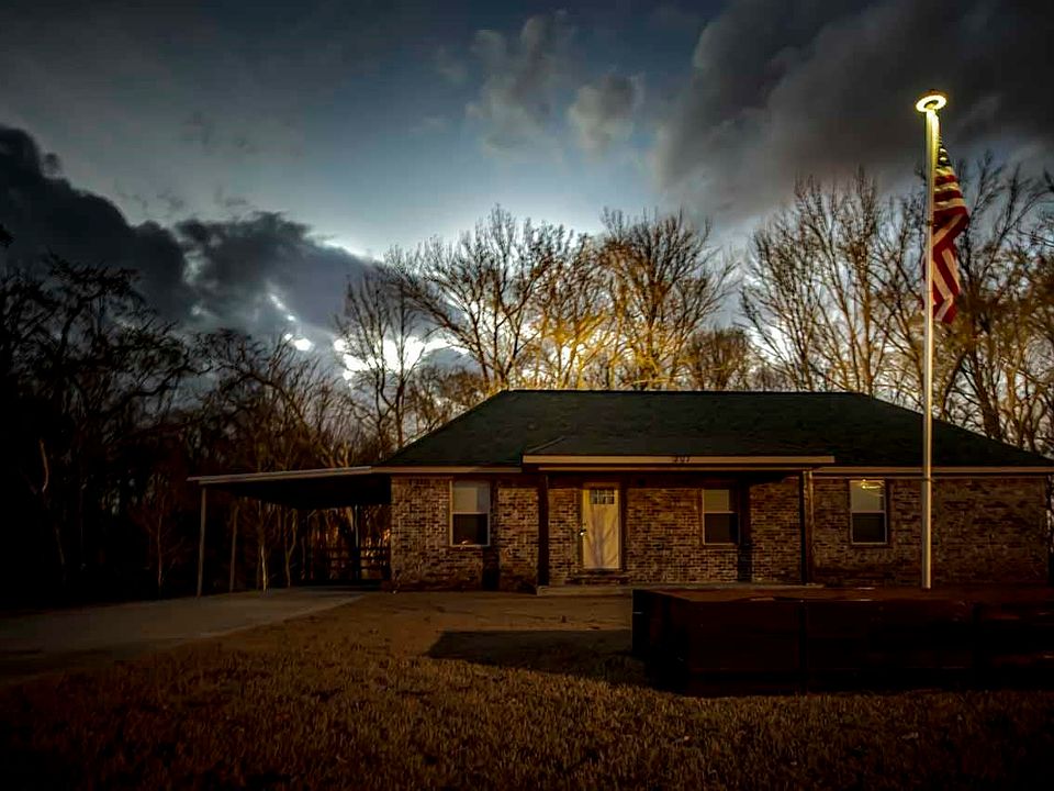 1st image of 207 Meade Lake Rd