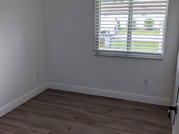 4th image of 8284 Little Beth Dr E