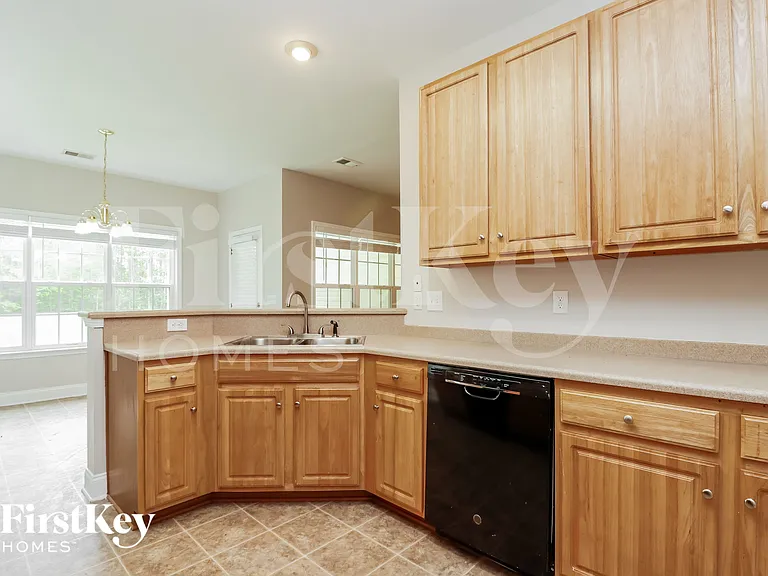 108 Hidden Forest Ct — Photo 7