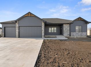 1209 Vista Ct, Salina, KS 67401