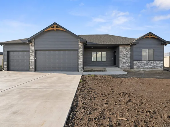 1209 Vista Ct, Salina, KS 67401