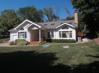 239 Beachview Ln, North Barrington, IL 60010