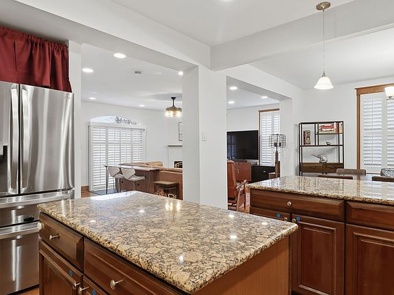 2nd image of 30 Longfellow St NE