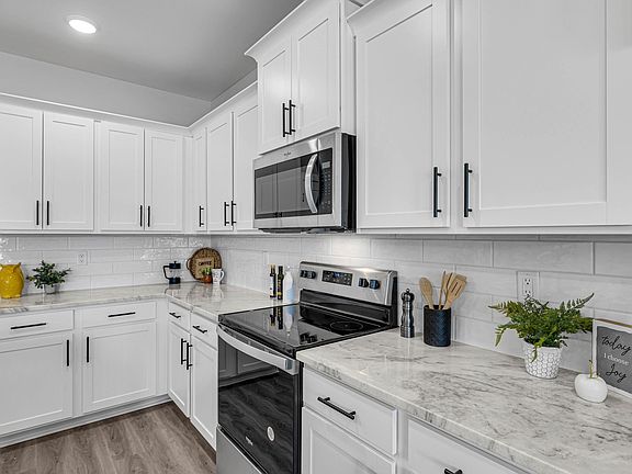 2nd image of 542 Twyla Dr Lot 40-B