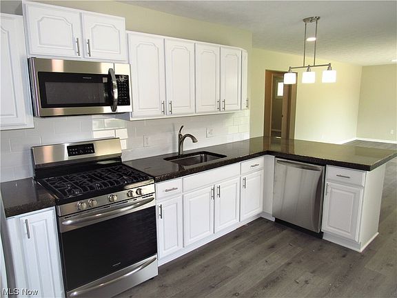 2nd image of 7284 Dell Haven Dr