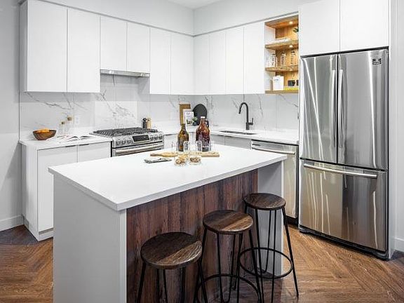 5th image of 3229 Saint Johns St #605