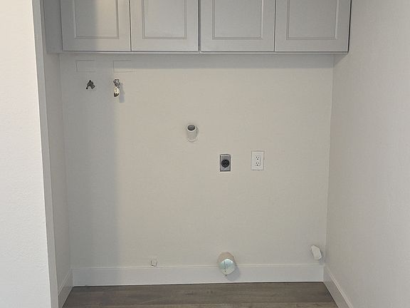 5th image of 9600 Maie Ave