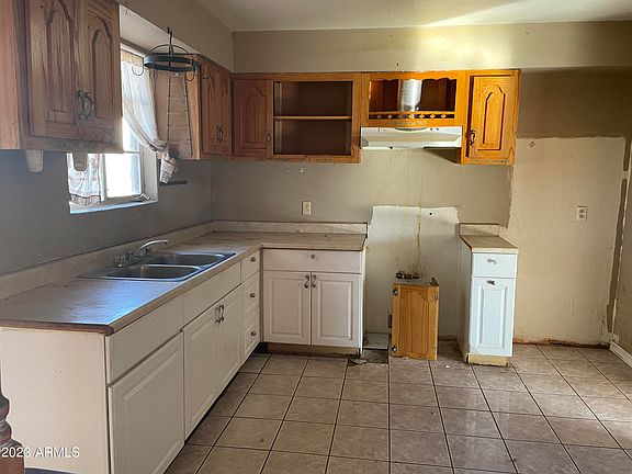 5th image of 4930 E BRILL Street