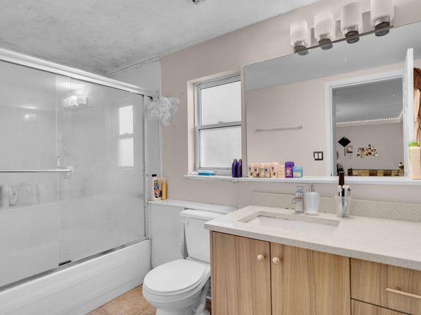 13971 89th Ave, Surrey, BC V3V 7G9