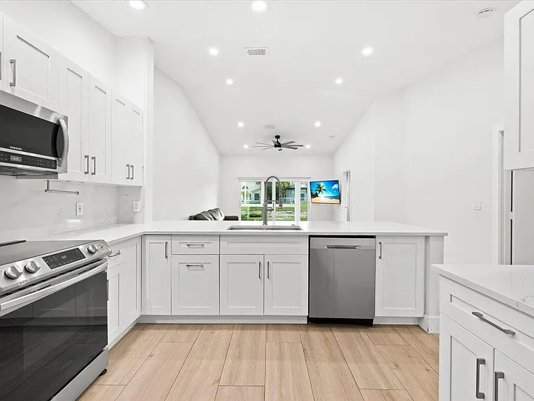 10352 Mateo Ct — Photo 11