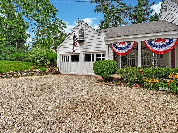 4th image of 4 Heckscher Dr