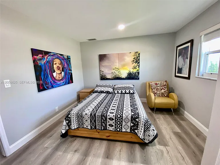 2374 SW 11th Ave — Photo 7