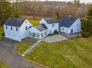 2 Mountain Spring Rd, Farmington, CT 06032