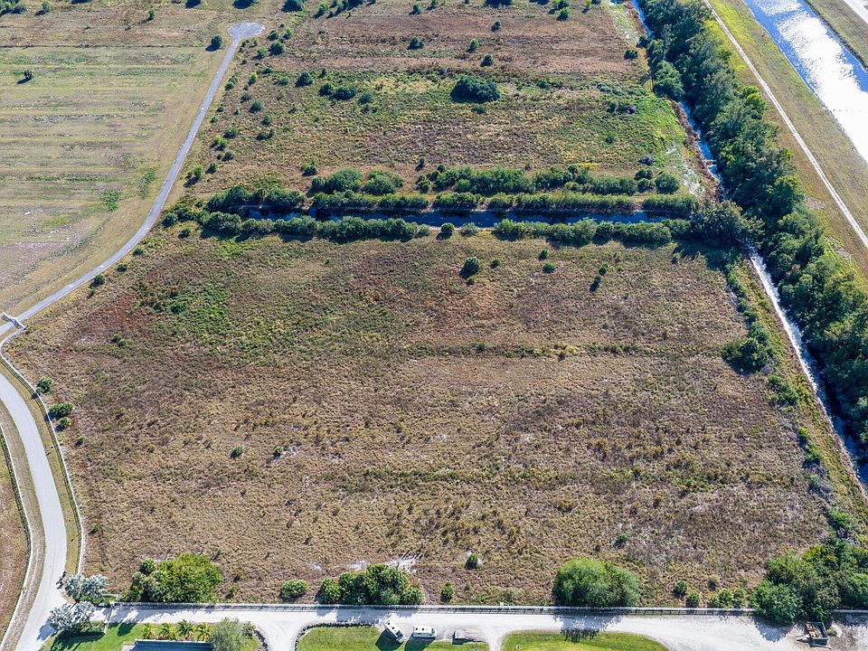 2nd image of 3820 Hanover Circle