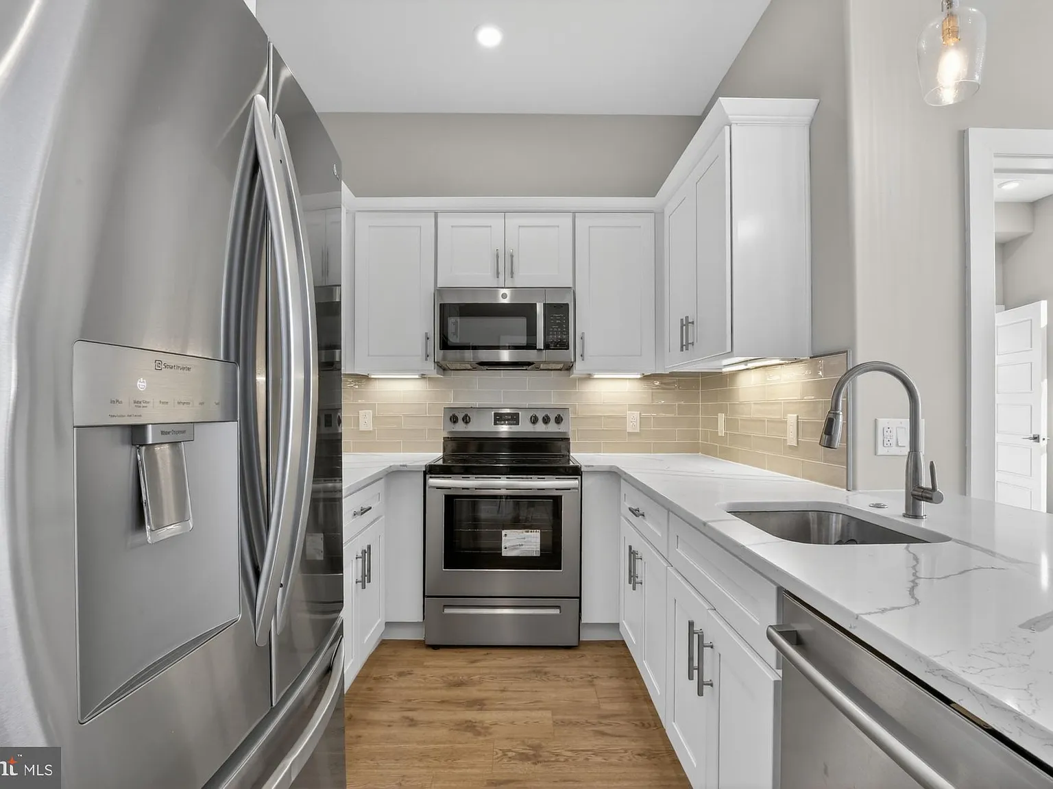 2 bed, 2.0 bath, $1,581 — Photo 4