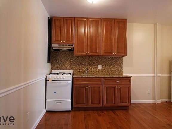 5th image of 500 E 84th St APT 2S