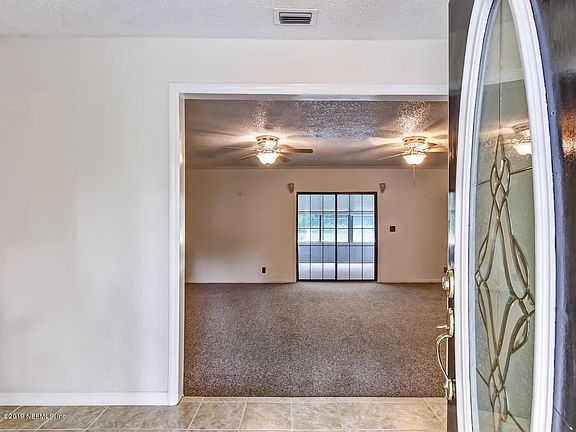 5th image of 2516 Begonia Dr