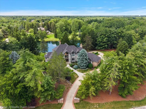6263 Canter Creek Trl, Grand Blanc, MI 48439