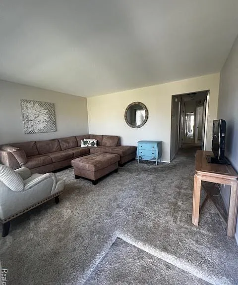5918 N Lafayette St — Photo 4
