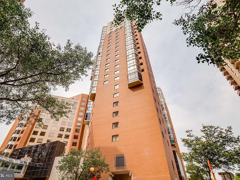 1st image of 900 N Stafford St APT 1114