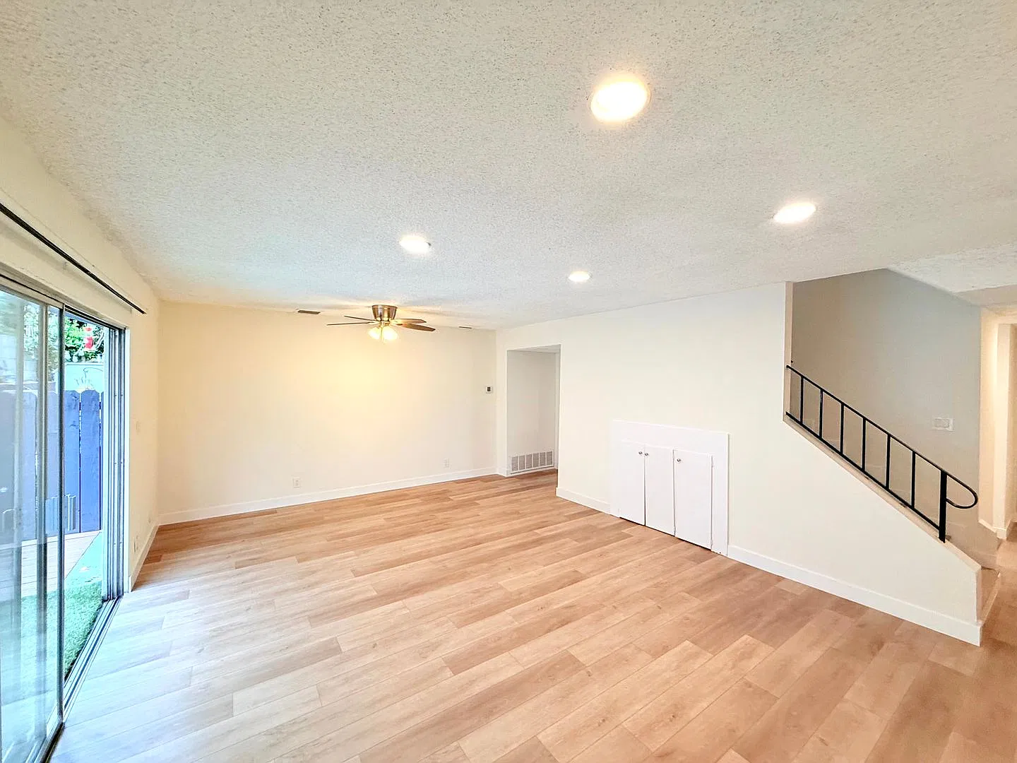 711-715 E. Cypress Avenue — Photo 2
