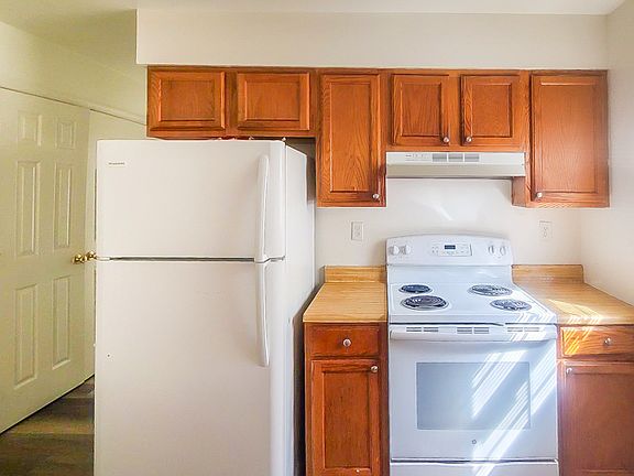5th image of 160 Lancaster Creek Dr