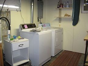 5th image of 841 Esther Ave