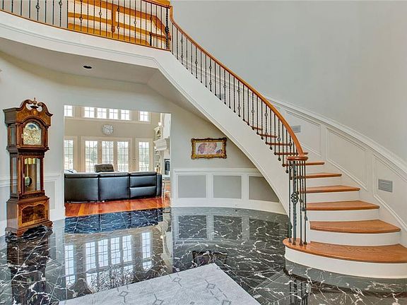 5th image of 580 Mashie Dr