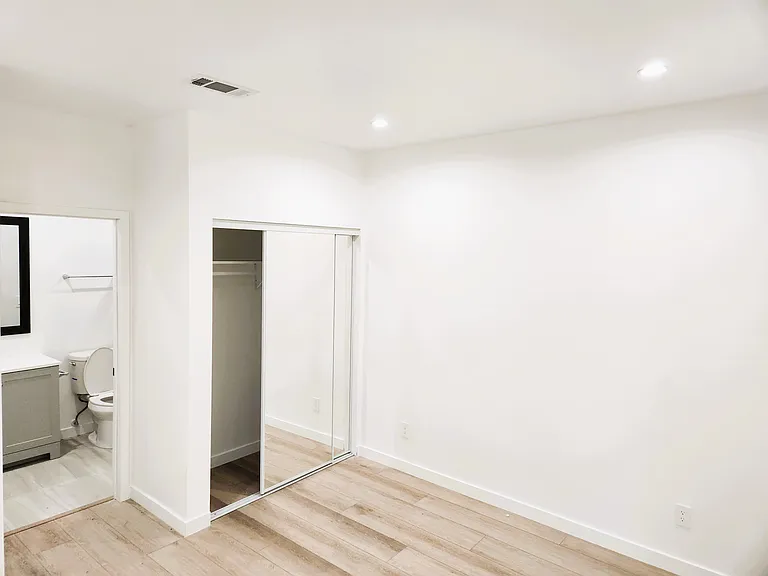 16047 Napa St — Photo 7