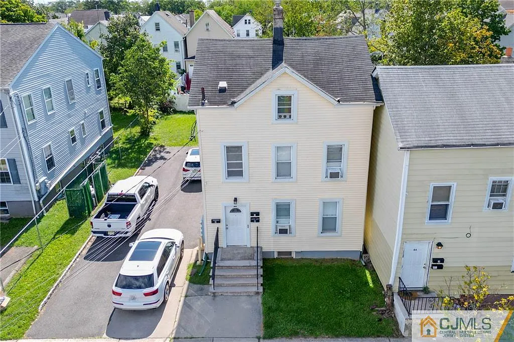 84 Guilden St photo 1